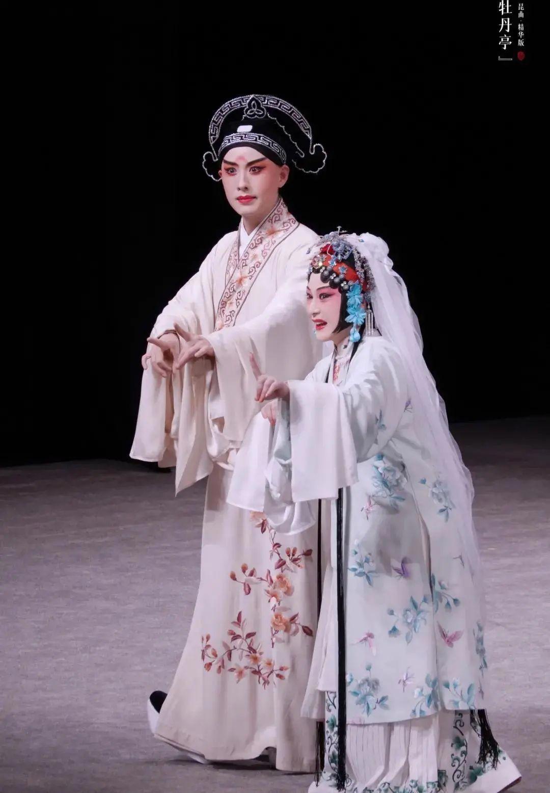 四月观演指南来啦！戏很多，到时候一起来看吧！