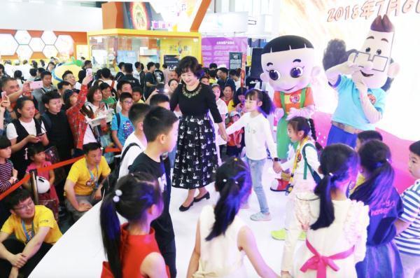 你周围一定有他们一家的粉丝，不信来看！