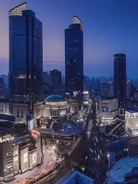 观点|迈向社会主义现代化国际大都市，上海应该选择怎样的产业发展路径？