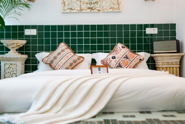 这些治愈民宿里，藏着宫崎骏动漫里的同款夏天