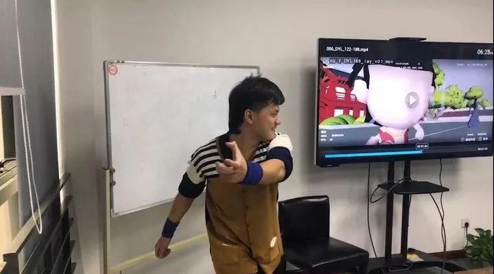 整整两年，这个杭州男人都不敢告诉妈妈自己在做啥！...