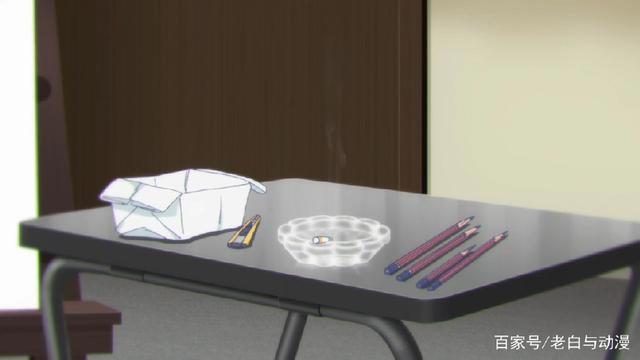 《HappySugarLife》第8集：砂糖穿白衬衫当模特，这装扮很诱人