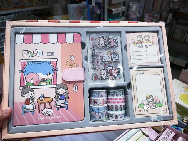 以我微薄的薪水，能让孩子实现文具自由吗？