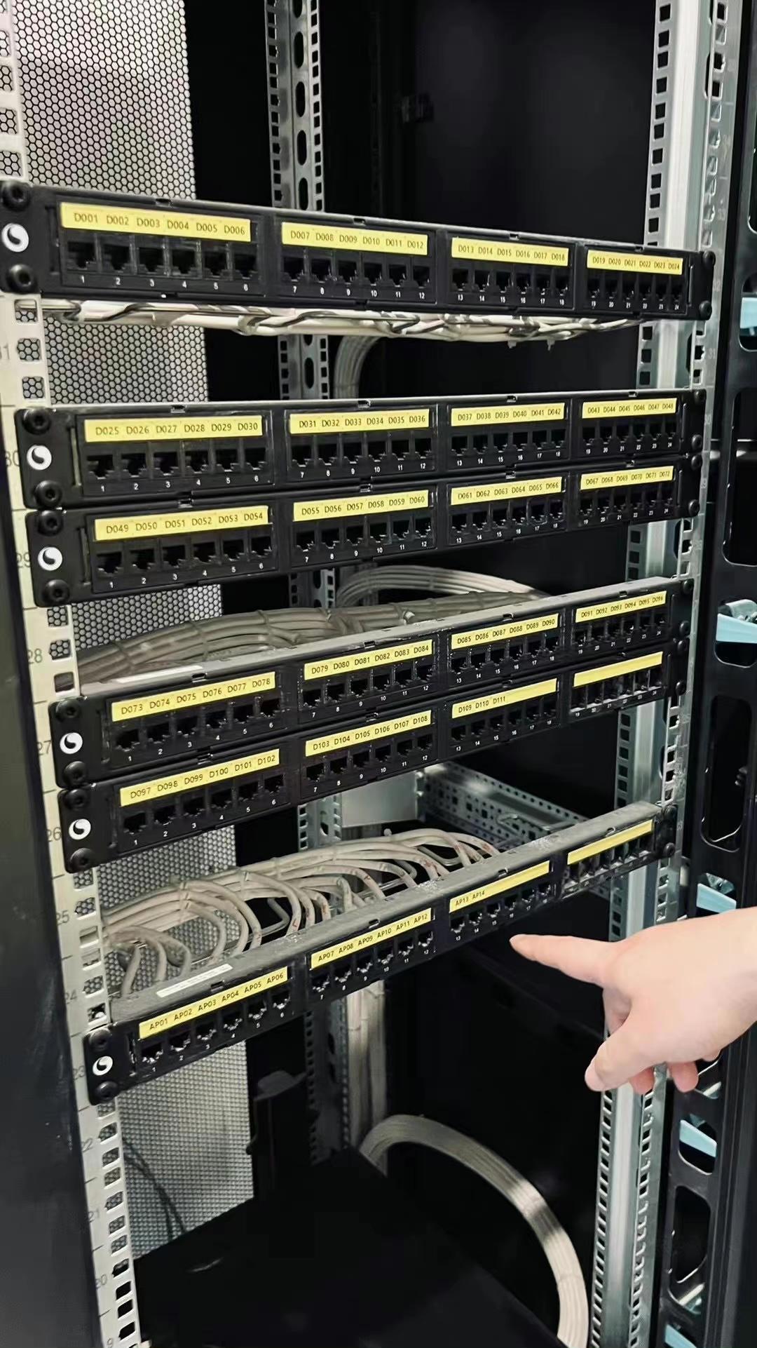 菲菲发博晒AG的新基地，有点豪华，却惨遭粉丝拆台：先把网络搞好