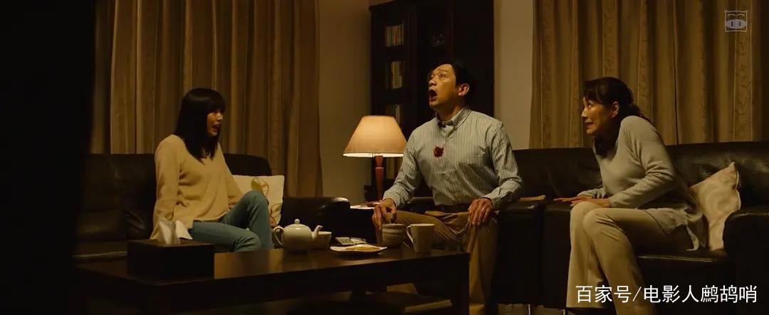 中年颓废男意外成为机械超人，拯救日本，也救赎自己失意的人生