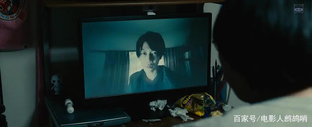 中年颓废男意外成为机械超人，拯救日本，也救赎自己失意的人生