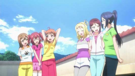 鹿晗公布了与女关晓彤的恋情？哦，有看动漫新番重要？！