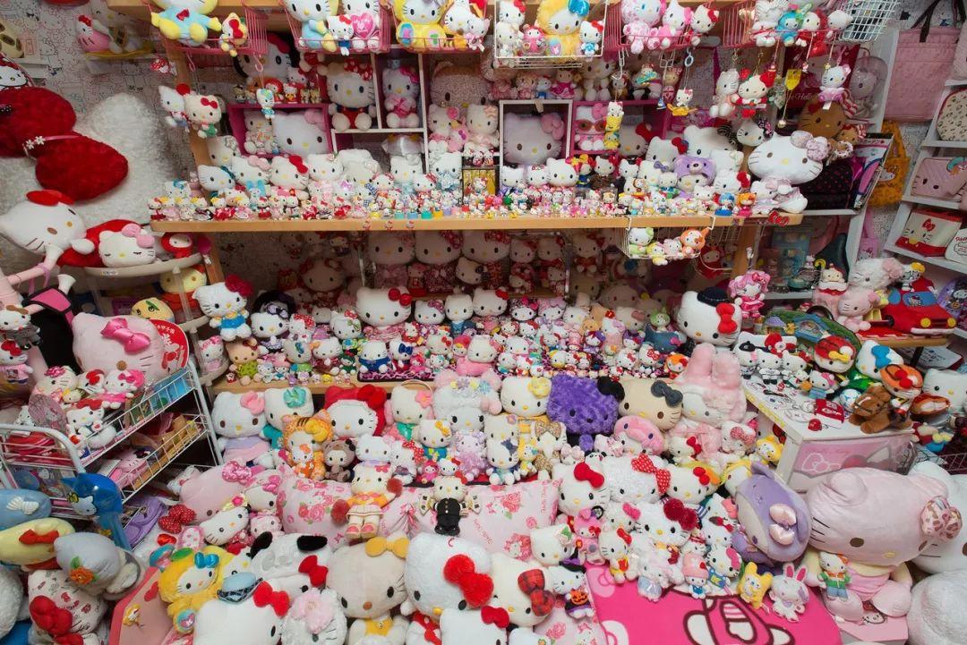 70岁爷爷花光百万退休金，全买HelloKitty，家人大怒要断绝关系