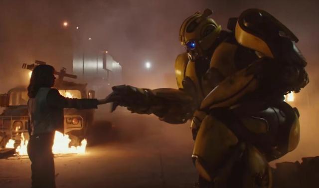 《大黄蜂》：从间谍到保镖再到萌宠，终于有了属于自己的独立电影