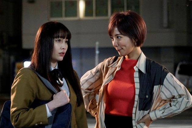 早见明里《爱吃拉面的小泉同学SP》穿婚纱出场