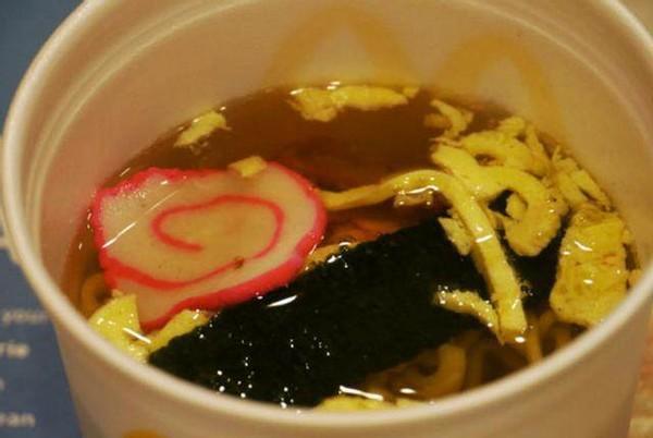 吃个面咋还吃得面红耳赤呢？聊聊《爱吃拉面的小泉同学》这部动漫