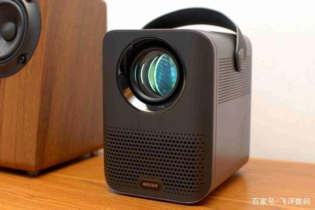 刻刻CekerD2Pro投影仪体验：不插电，也能随心看的全高清电影院