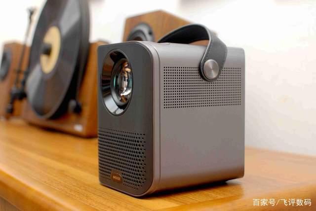 刻刻CekerD2Pro投影仪体验：不插电，也能随心看的全高清电影院