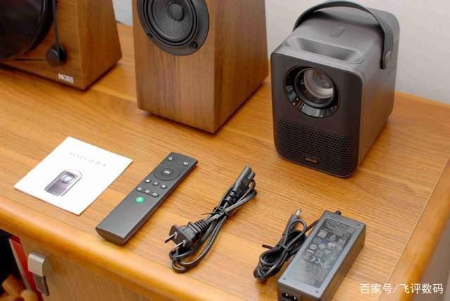 刻刻CekerD2Pro投影仪体验：不插电，也能随心看的全高清电影院