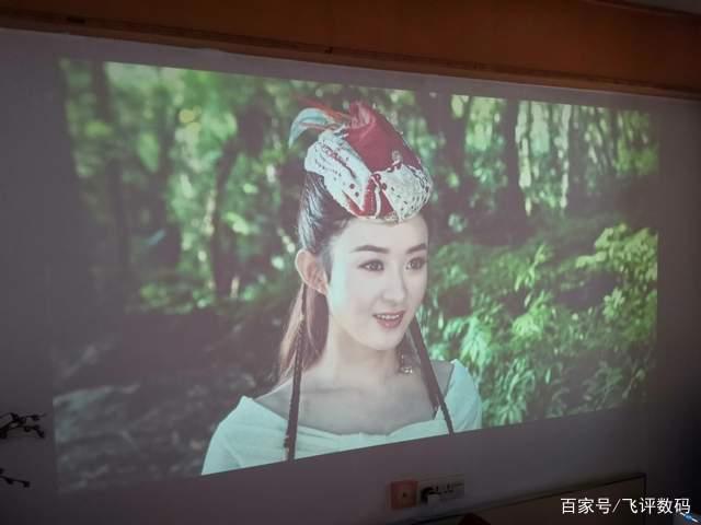 刻刻CekerD2Pro投影仪体验：不插电，也能随心看的全高清电影院