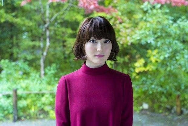 日本声优花泽香菜虚拟歌姬洛天依登跨年舞台，二次元入主流见成效