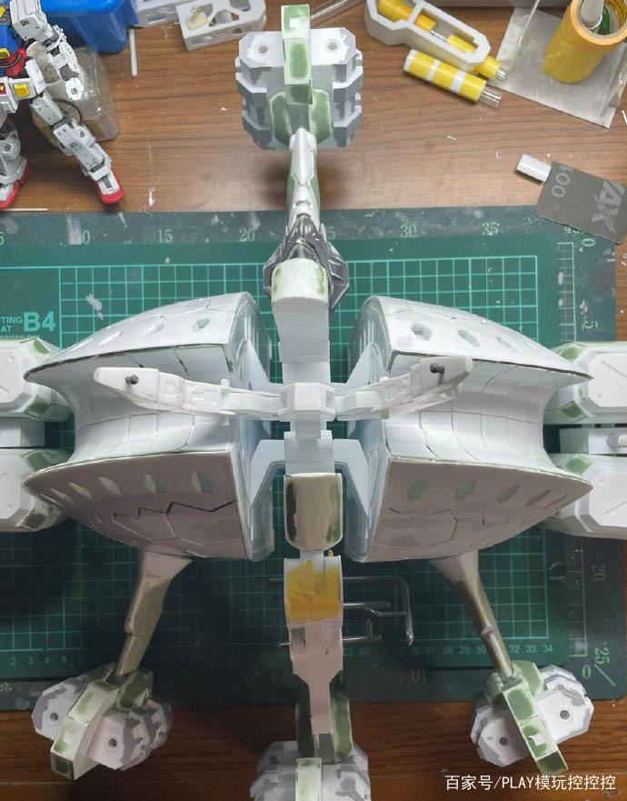 动手自制《雷霆宙域》完美高达、布劳布罗模型