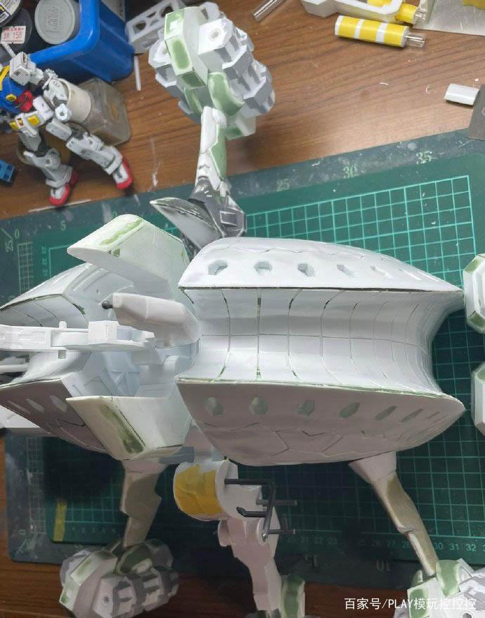 动手自制《雷霆宙域》完美高达、布劳布罗模型