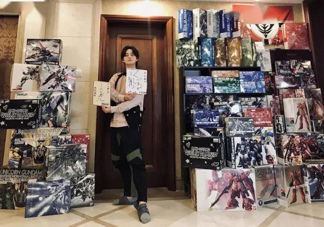 超梦逆袭电影海报没有超梦，宝可梦邀请许魏洲推广惹争议