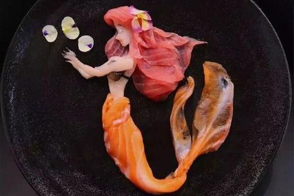 别人家的老爸！他用生鱼片给家人拼出绝美摆盘，网友羡慕不已