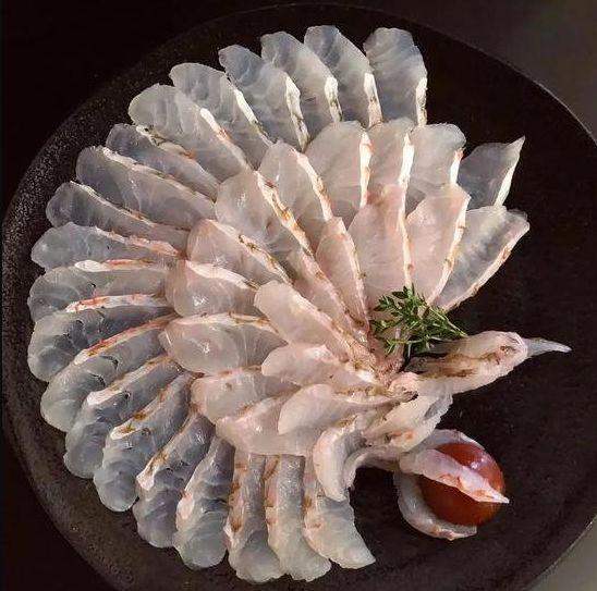 别人家的老爸！他用生鱼片给家人拼出绝美摆盘，网友羡慕不已