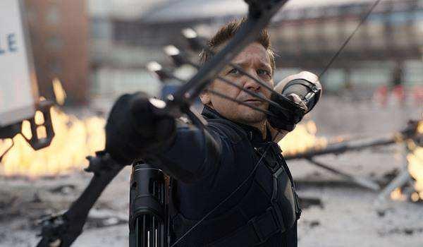 为什么说鹰眼是漫威电影中与动漫差异最大的人物？