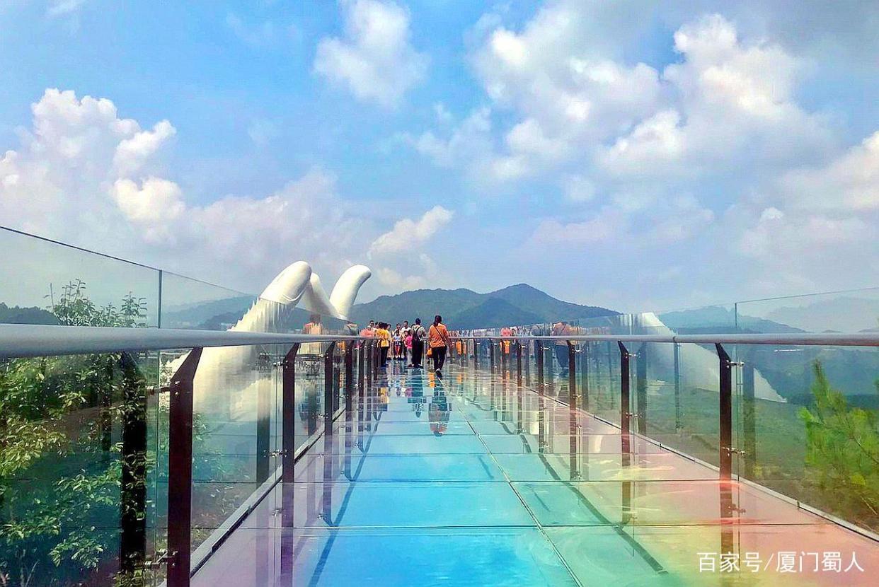 全国首座悬空彩虹仙手桥横空出世，新晋网红打卡地儿在闽中