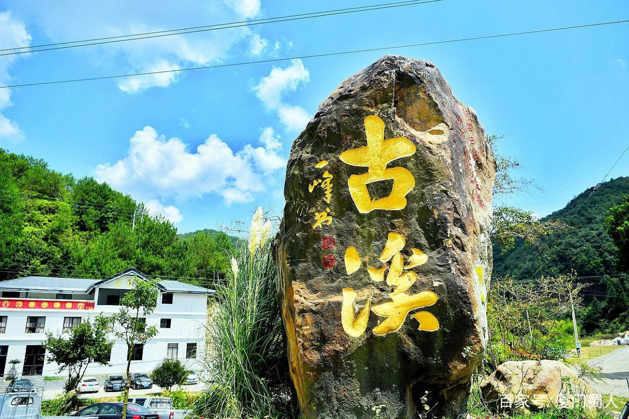 全国首座悬空彩虹仙手桥横空出世，新晋网红打卡地儿在闽中