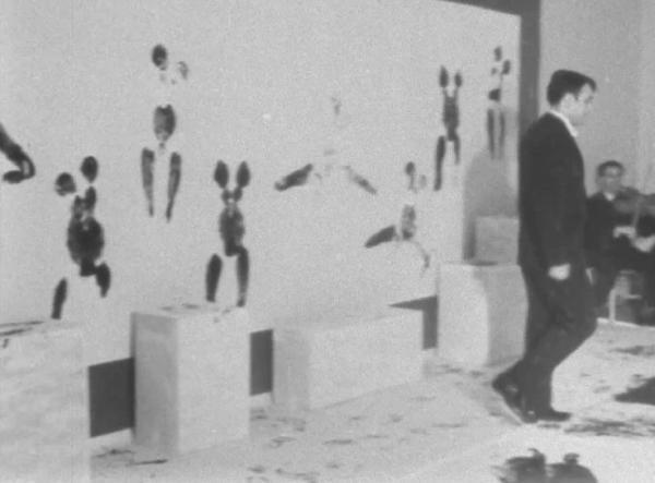 现场｜一个通向“克莱因蓝”的世界，仿佛海洋与天空