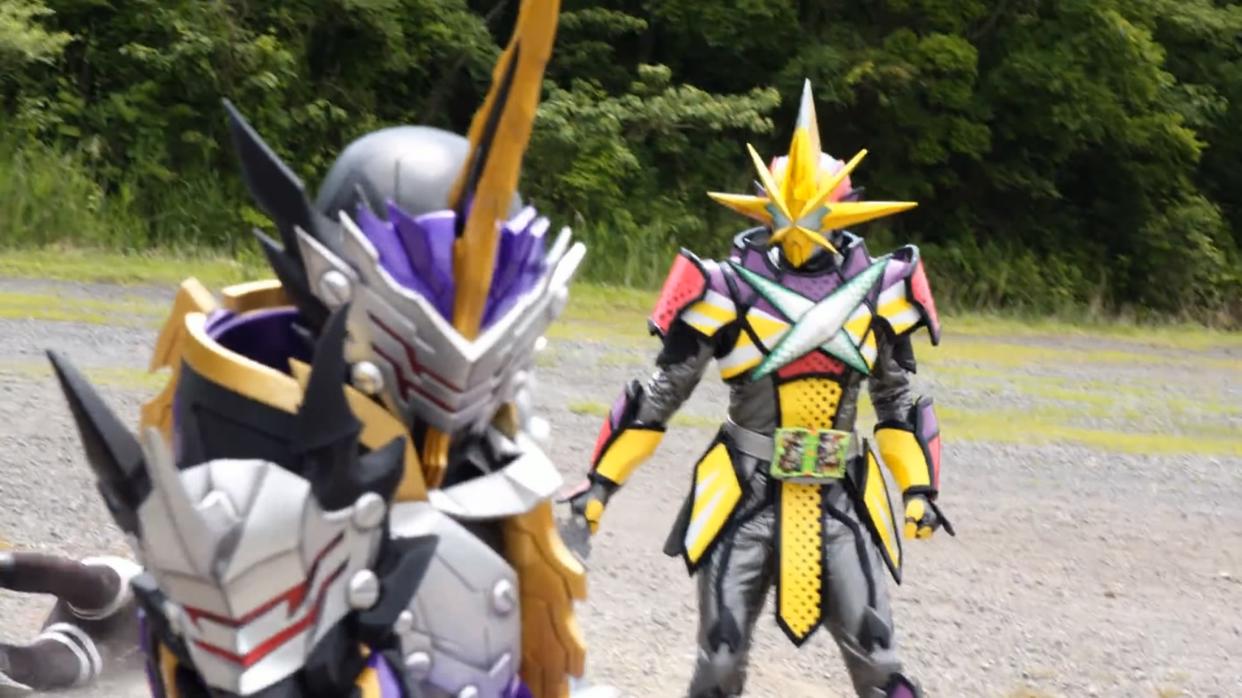 假面骑士圣刃：4位王剑战力排行，索菲亚即便三位一体，依旧垫底