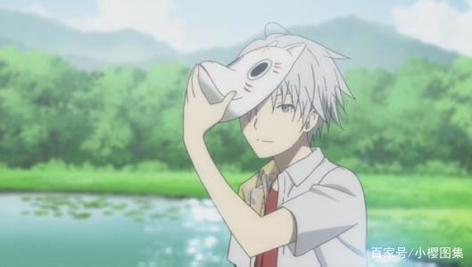日漫《萤火之森》，无法触碰的爱情，即使看100次依然会流泪