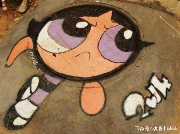 井盖上的知名“动漫角色”，哆啦A梦很委屈，蜘蛛侠变“惊悚”！