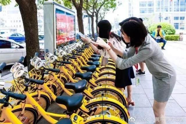 《神偷奶爸3》为票房狂炒CP？贱萌小黄人这几天真的很黄很疯狂！