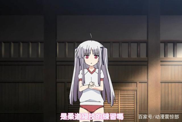 那些“令人窒息”操作，他为了证明自己的清白，而占女主的便宜！