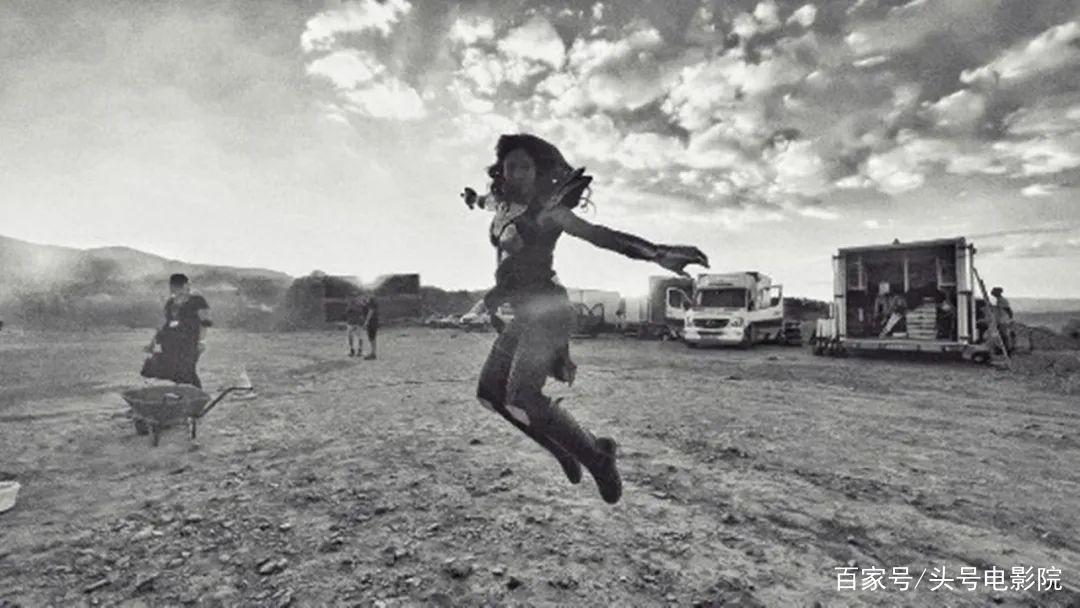 《圣斗士星矢》真人主演曝光！24岁帅气秀肌肉，原来是雄霸的儿子