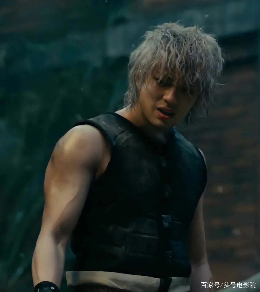 《圣斗士星矢》真人主演曝光！24岁帅气秀肌肉，原来是雄霸的儿子