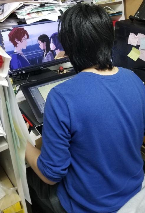 日漫为何比国漫受欢迎？制作组爆肝被救送急救，工作现场让人落泪