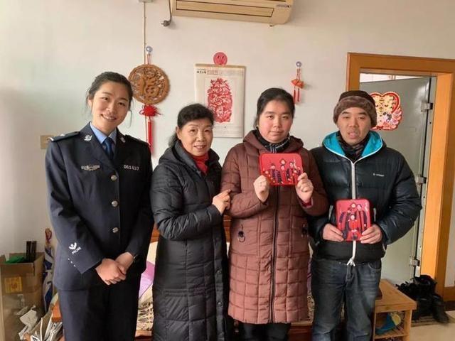 定制窗花？爱心全家福？衢州府山派出所为辖区群众送福上门