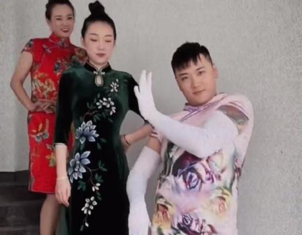 崔晋晒全家福，李勒优变团宠他却被冷落，网友：身在福中不知福