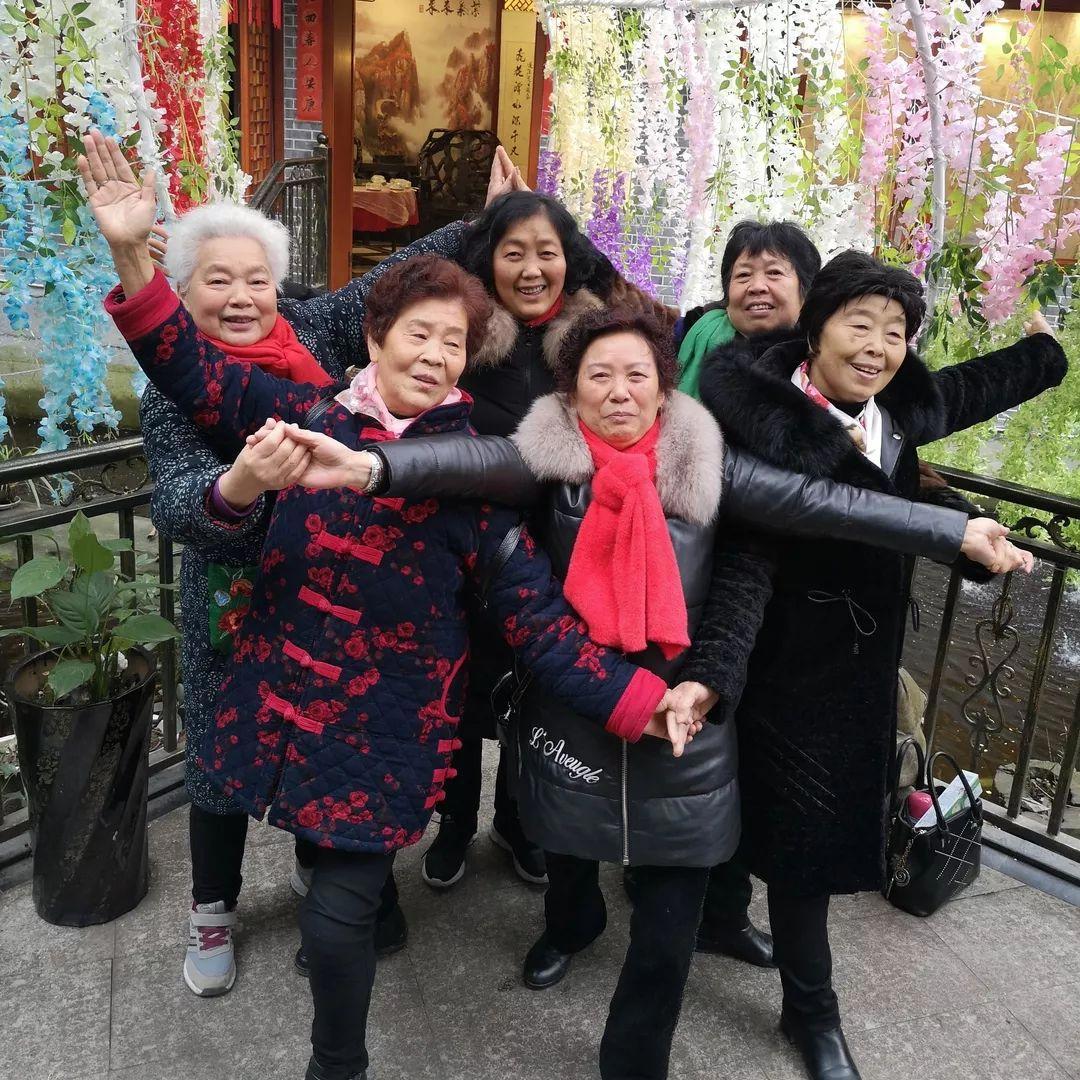 点击这张全家福，让你活力满满过福年！