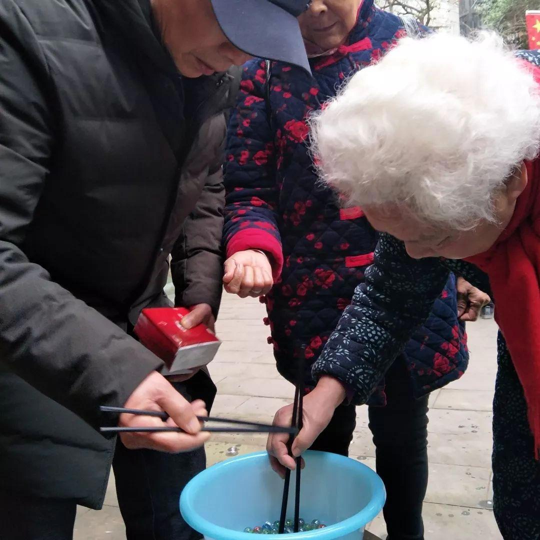 点击这张全家福，让你活力满满过福年！
