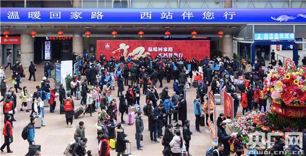 福至春运｜过年了，我们帮你拍张全家福