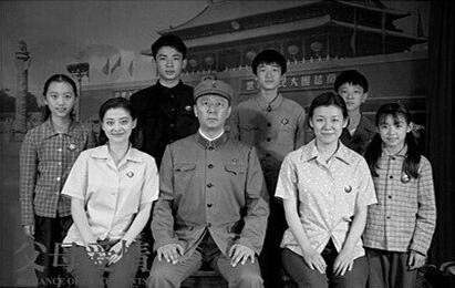 《父母爱情》里，这些全家福你见过吗？记录了安杰与江德福一生