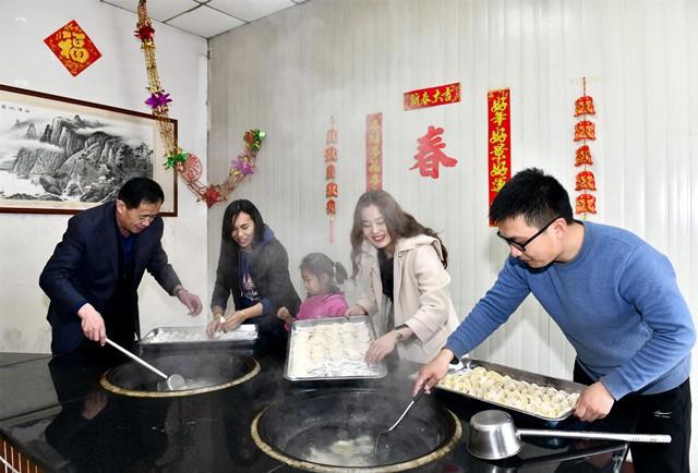 外眼看山东·央媒一周图片撷英｜新春港口生产忙