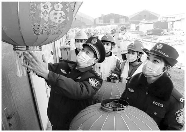 外眼看山东·央媒一周图片撷英｜新春港口生产忙
