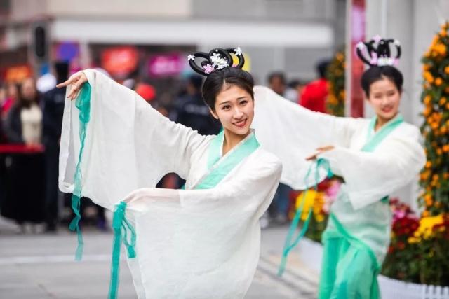 广州花市开锣啦！亮点太太太太多了！这些护花大咖说……