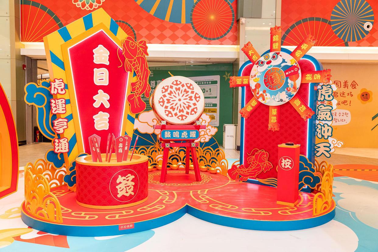 广州各大商场张灯结彩，斗潮玩斗美照斗虎运