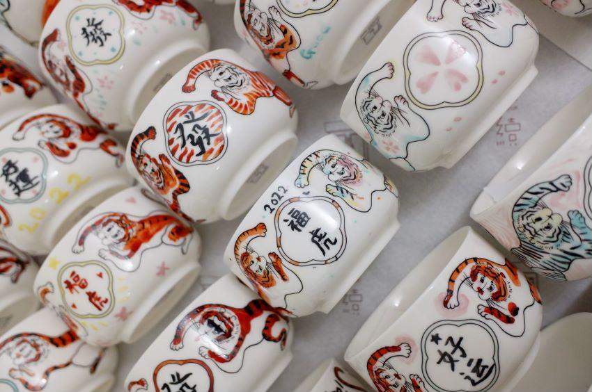 广州各大商场张灯结彩，斗潮玩斗美照斗虎运