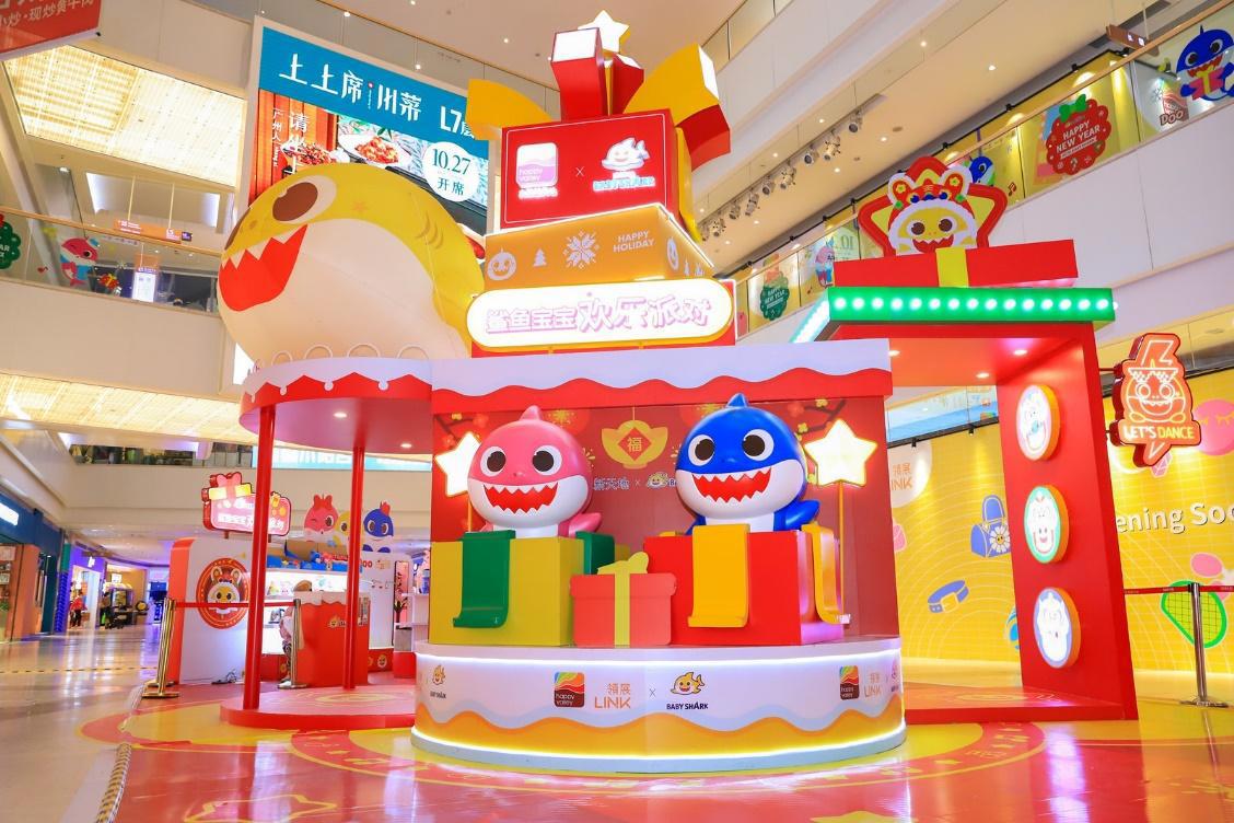 广州各大商场张灯结彩，斗潮玩斗美照斗虎运