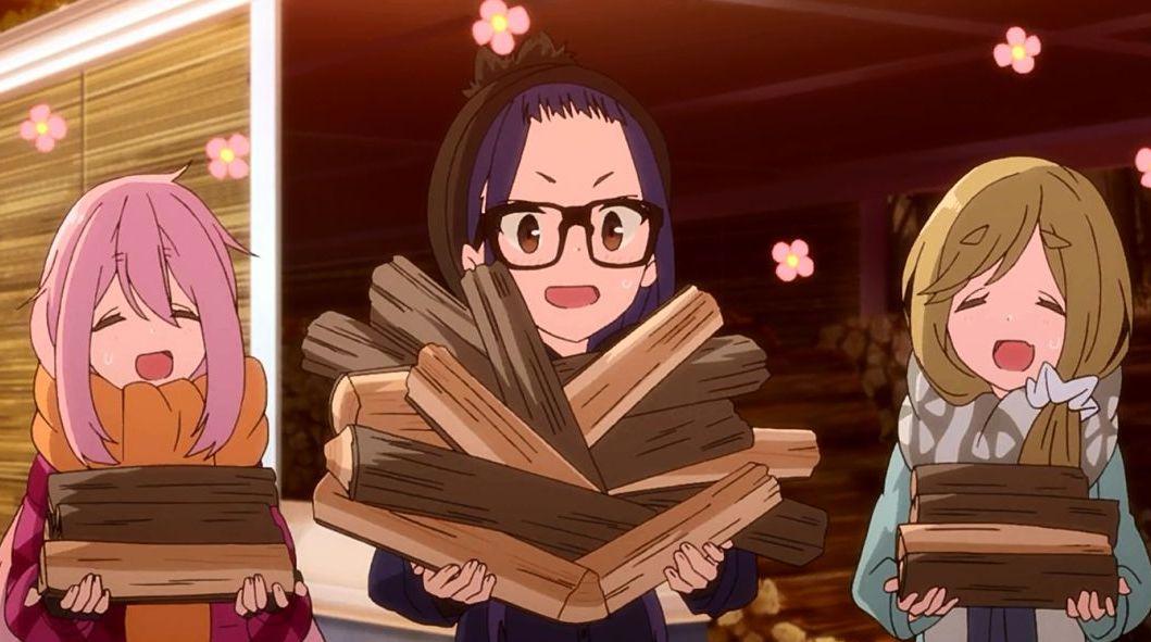 《摇曳露营》真人版，志摩凛拿刀被网友定格恶搞